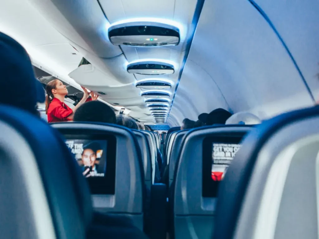 tips for booking cheap flights